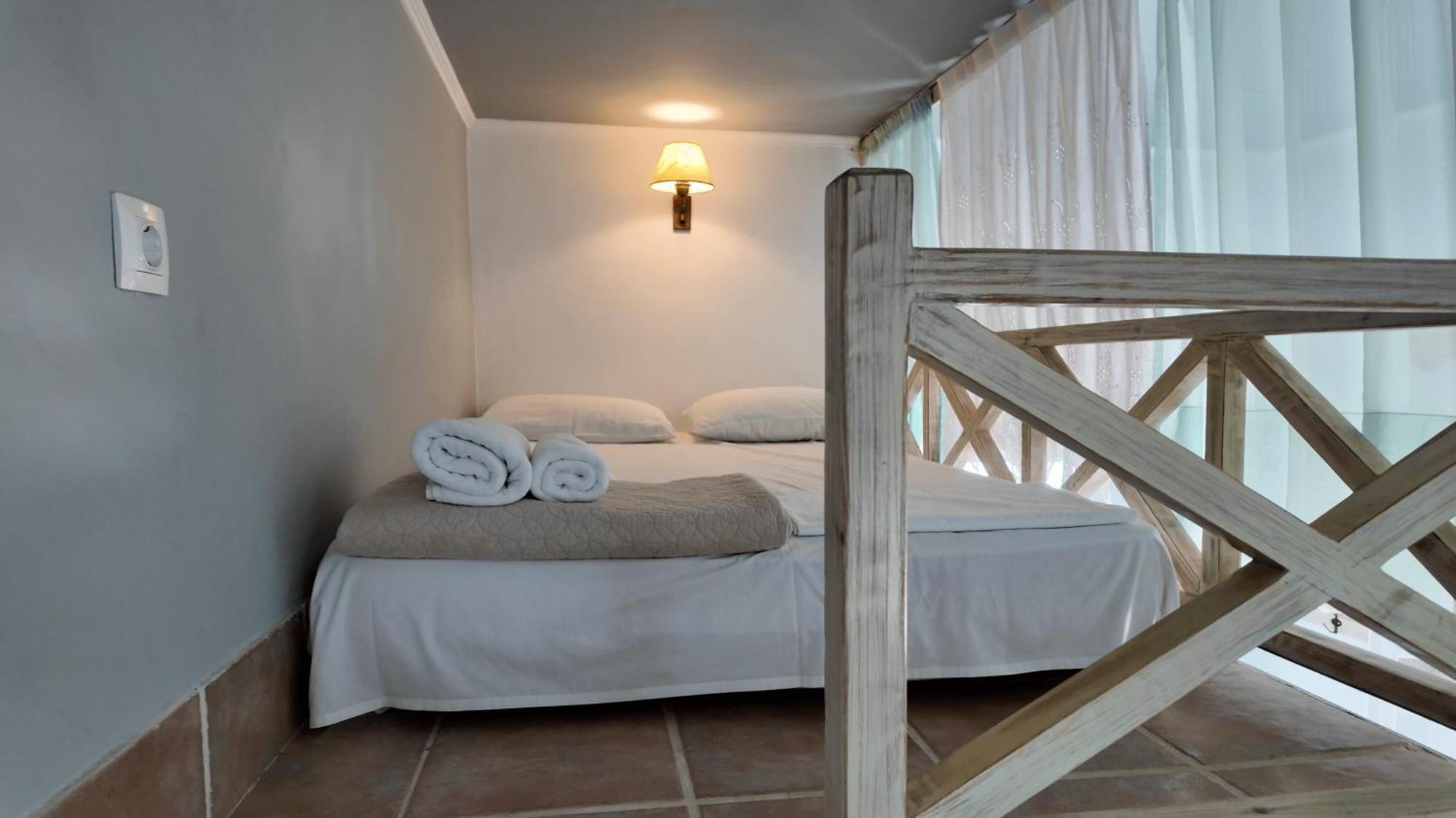 Lakki Village Апарт-отель 3*
